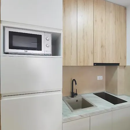 Apartament Lora Zmajeva, 7 *