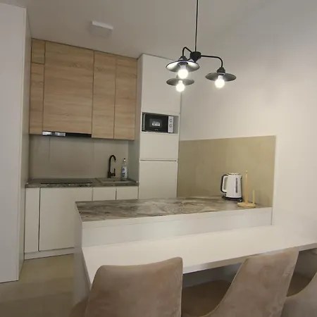 Lora Zmajeva, 7 Apartament *