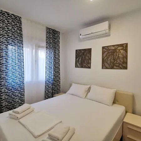 Lora Zmajeva, 7 Apartament *