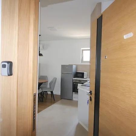 Apartament Lora Zmajeva, 7 Budva