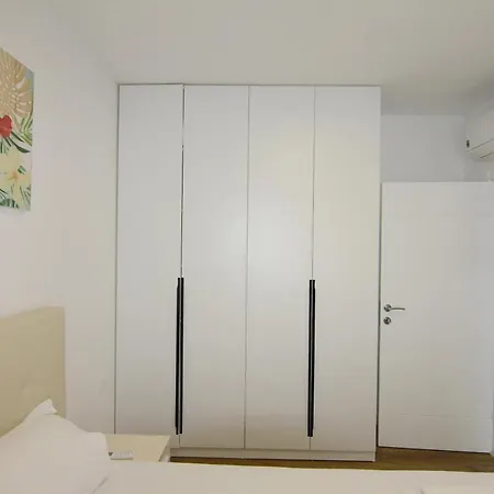 Lora Zmajeva, 7 Apartament