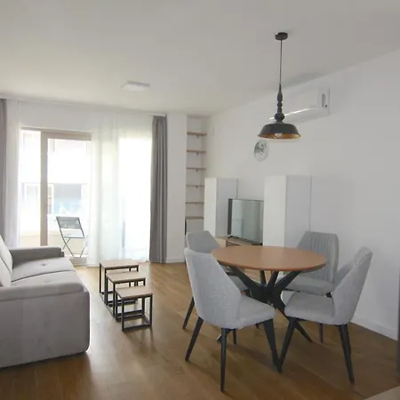 Lora Zmajeva, 7 Apartament