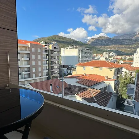 Lora Zmajeva, 7 Budva